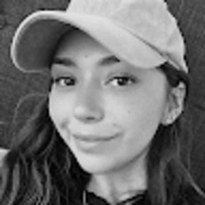 Meet your Posher, Estefania